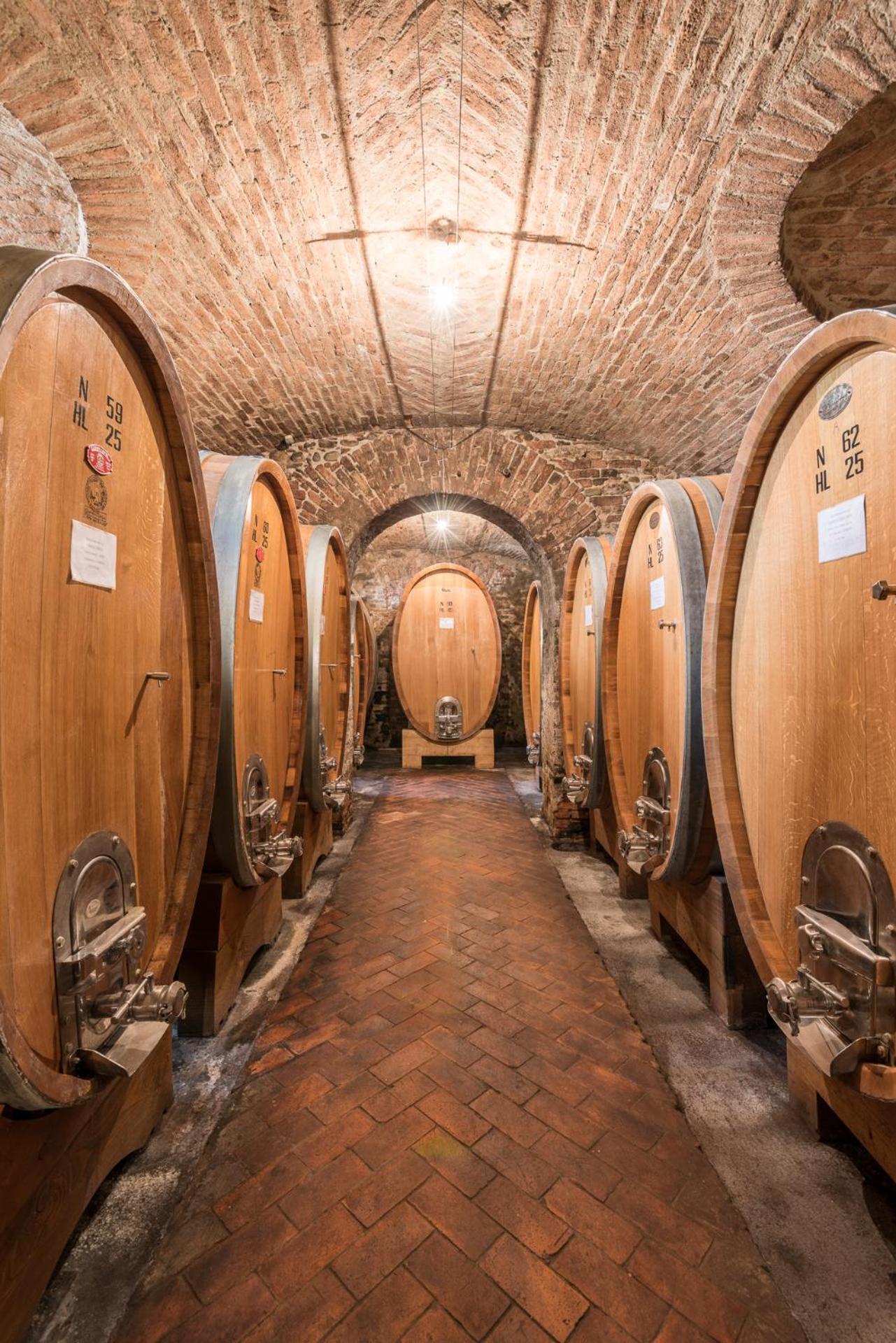 Agriturismo Speziale Wine Resort Verduno Экстерьер фото